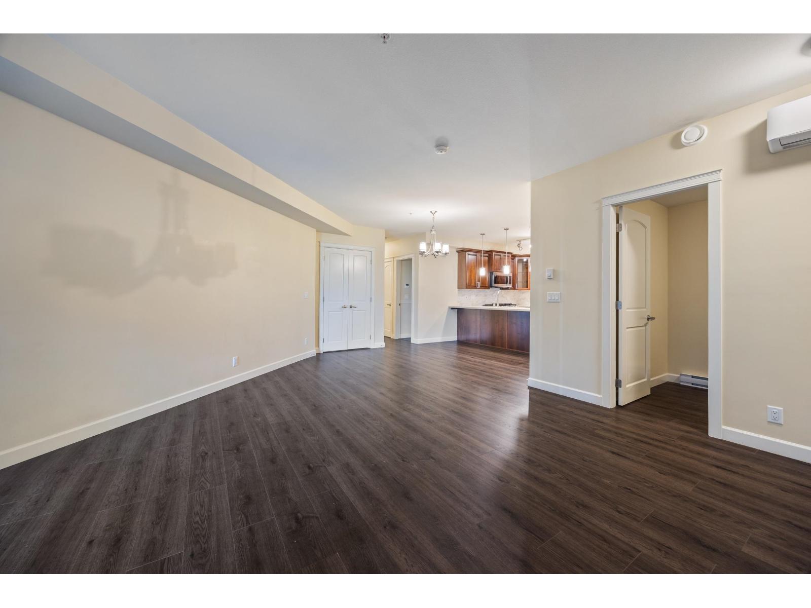 408 20376 86 Avenue Property Photo 5