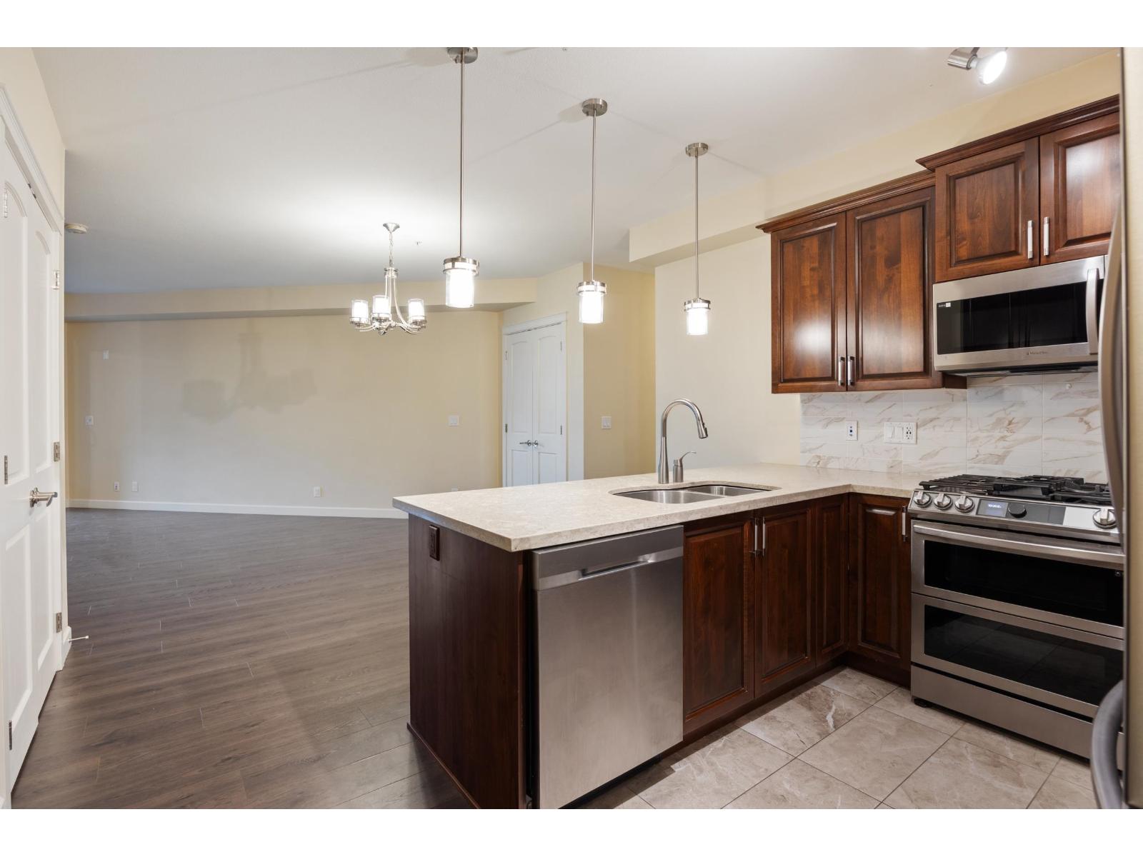 408 20376 86 Avenue Property Photo 10