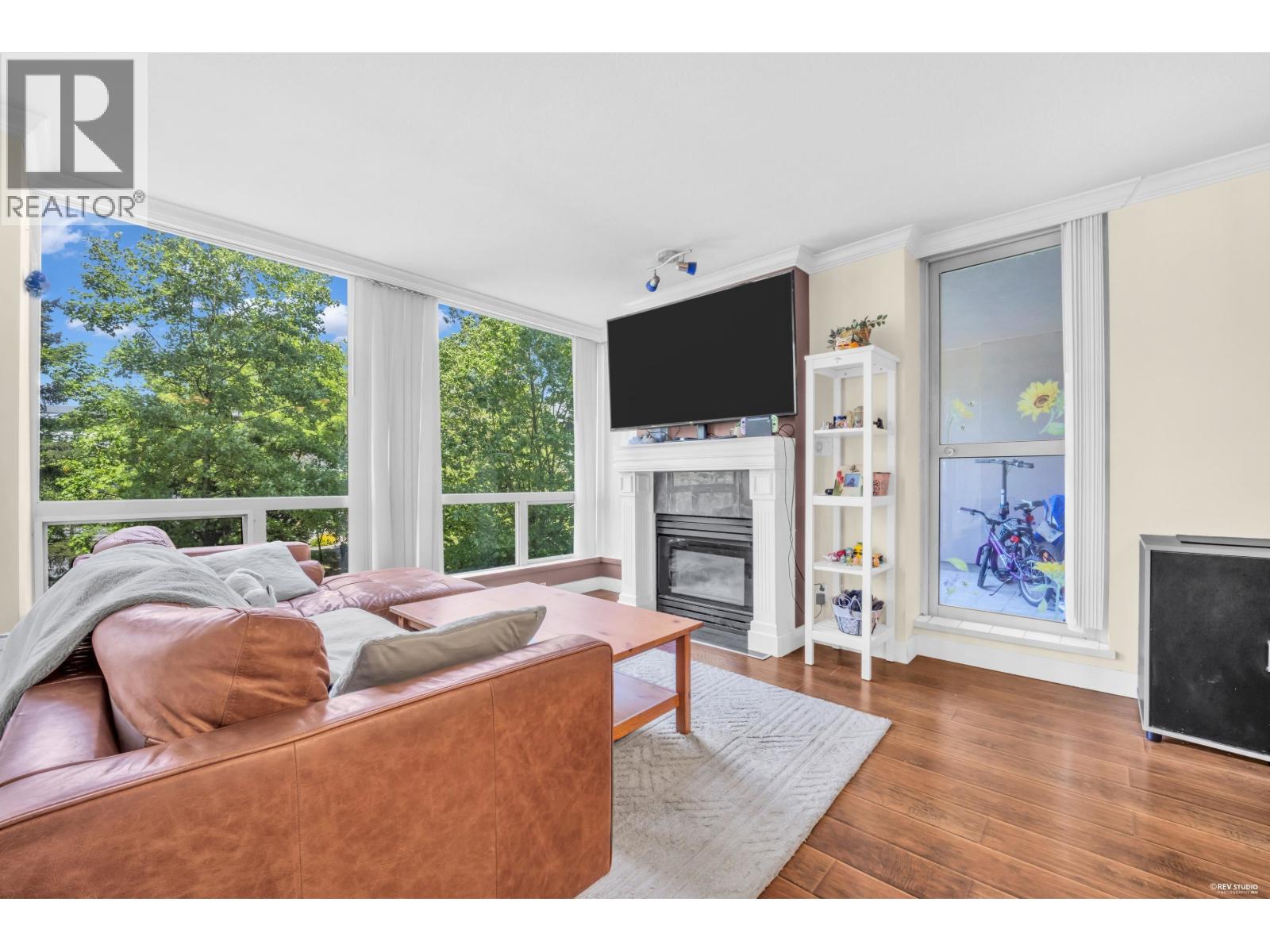 505 9633 Manchester Drive Property Photo 3