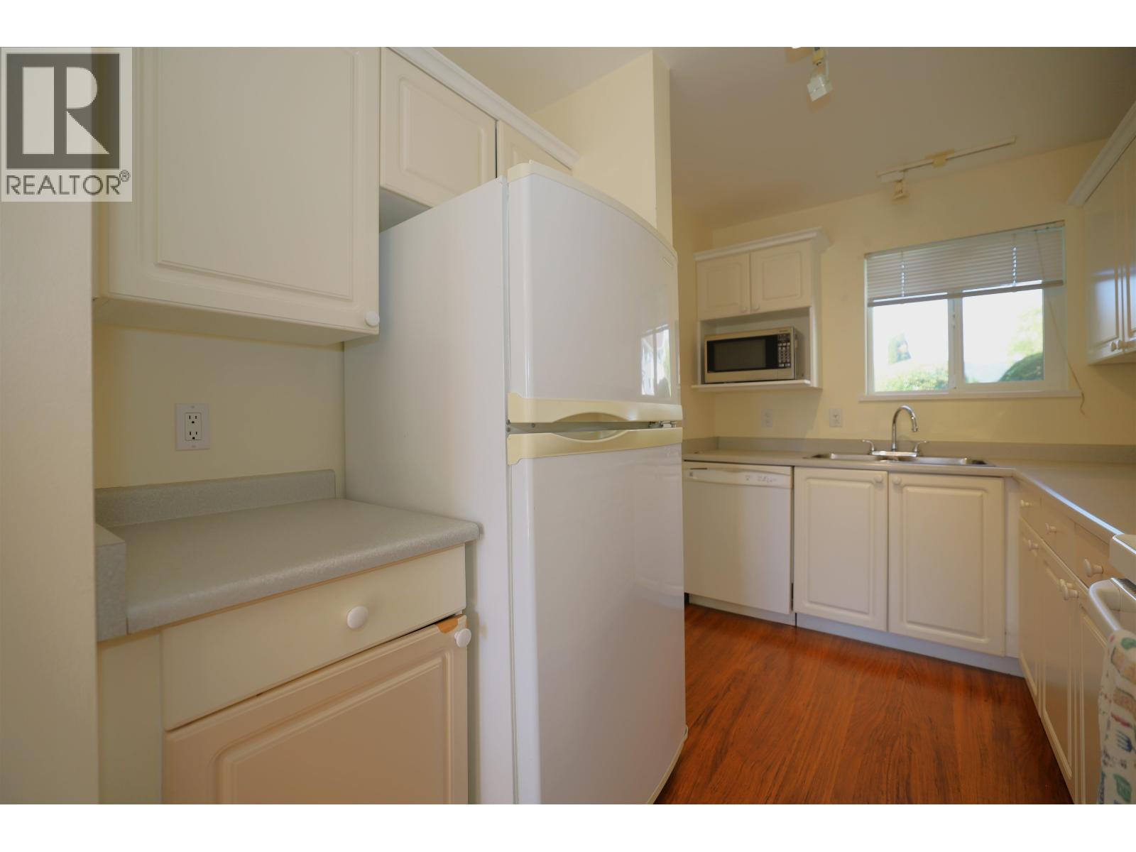 21 5610 Trail Avenue Property Photo 6