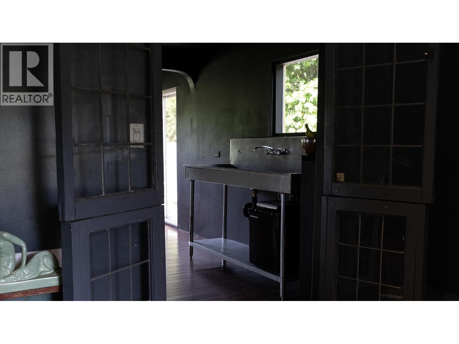 577 Pratt Road Property Photo 11