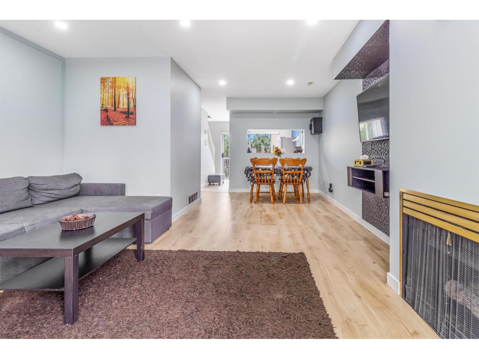 38 13706 74 Avenue Property Photo 5