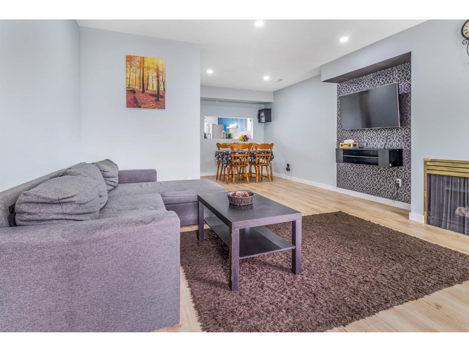 38 13706 74 Avenue Property Photo 6