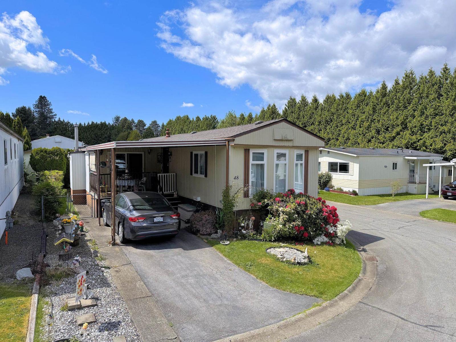 48 13507 81 Avenue Property Photo 2