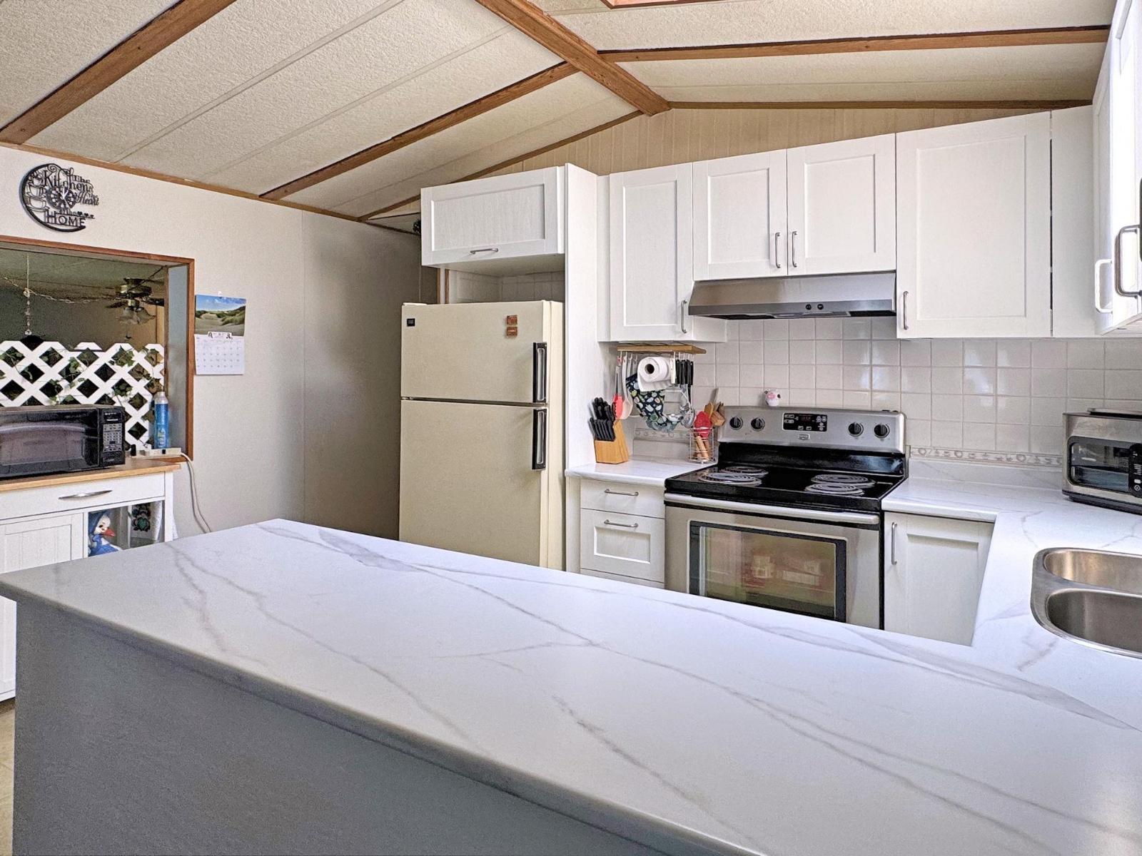 48 13507 81 Avenue Property Photo 5