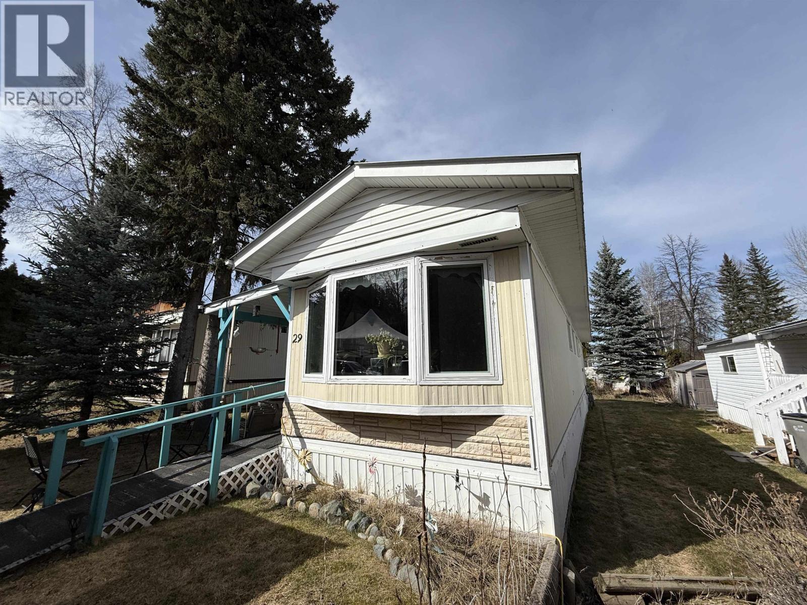 29 654 North Fraser Drive Property Photo 2