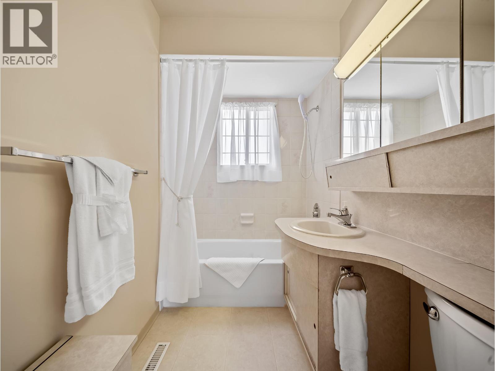7766 Davies Street Property Photo 18