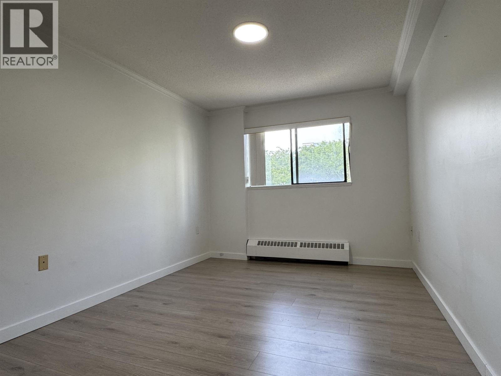 303 6651 Minoru Boulevard Property Photo 6