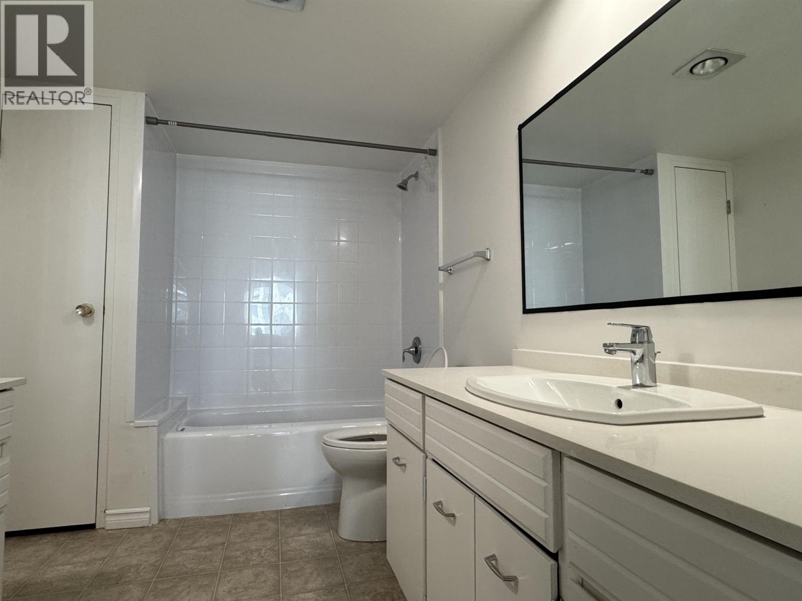 303 6651 Minoru Boulevard Property Photo 7