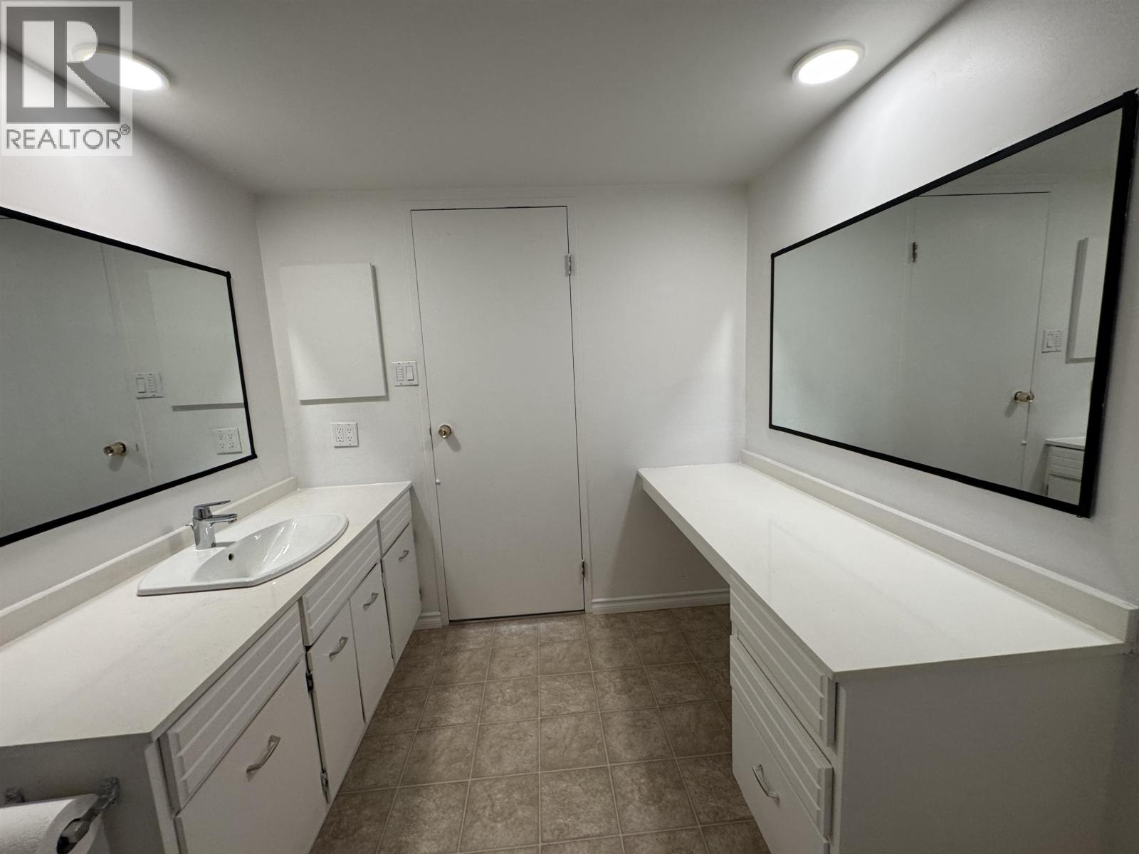303 6651 Minoru Boulevard Property Photo 8