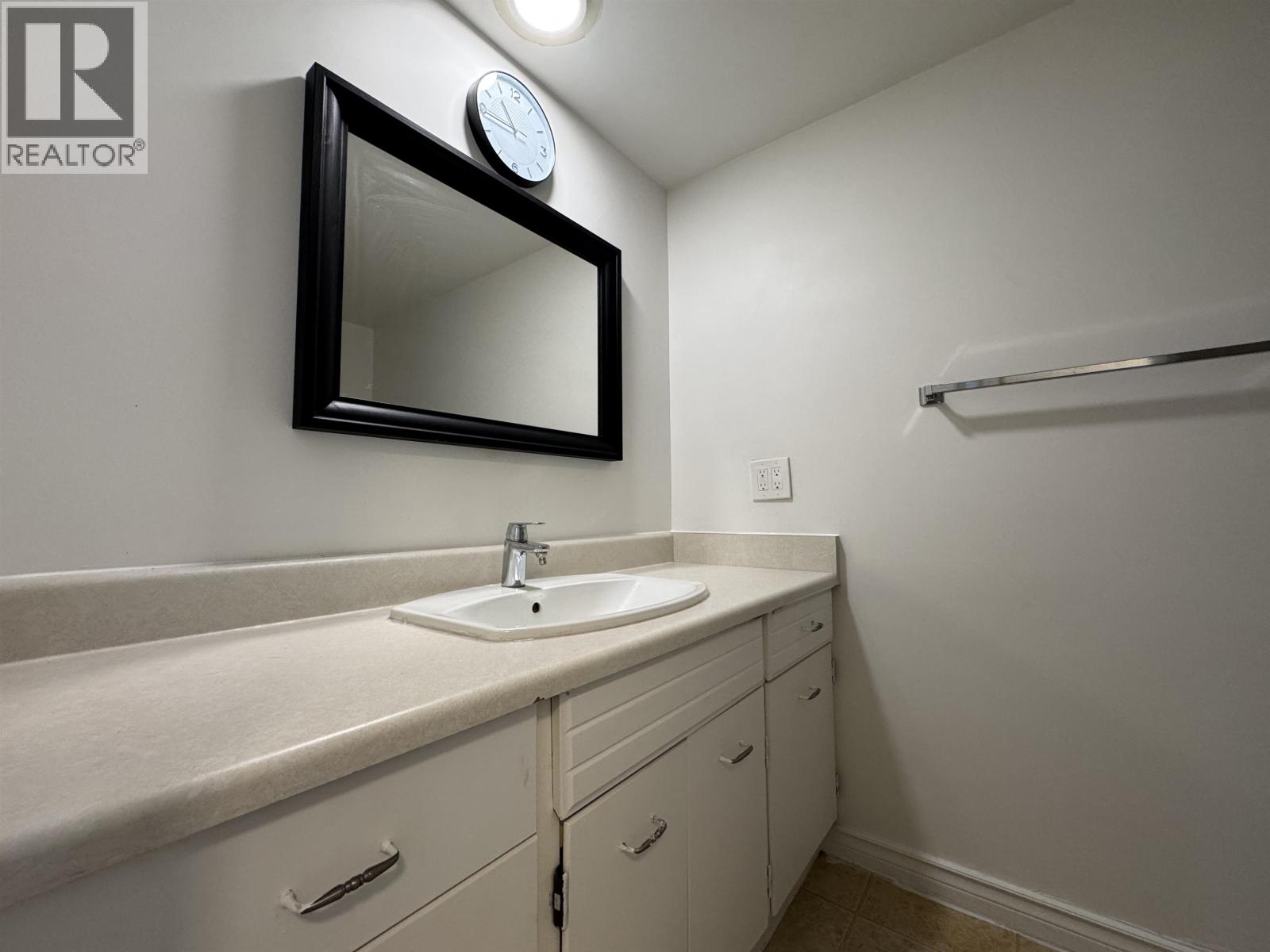 303 6651 Minoru Boulevard Property Photo 10