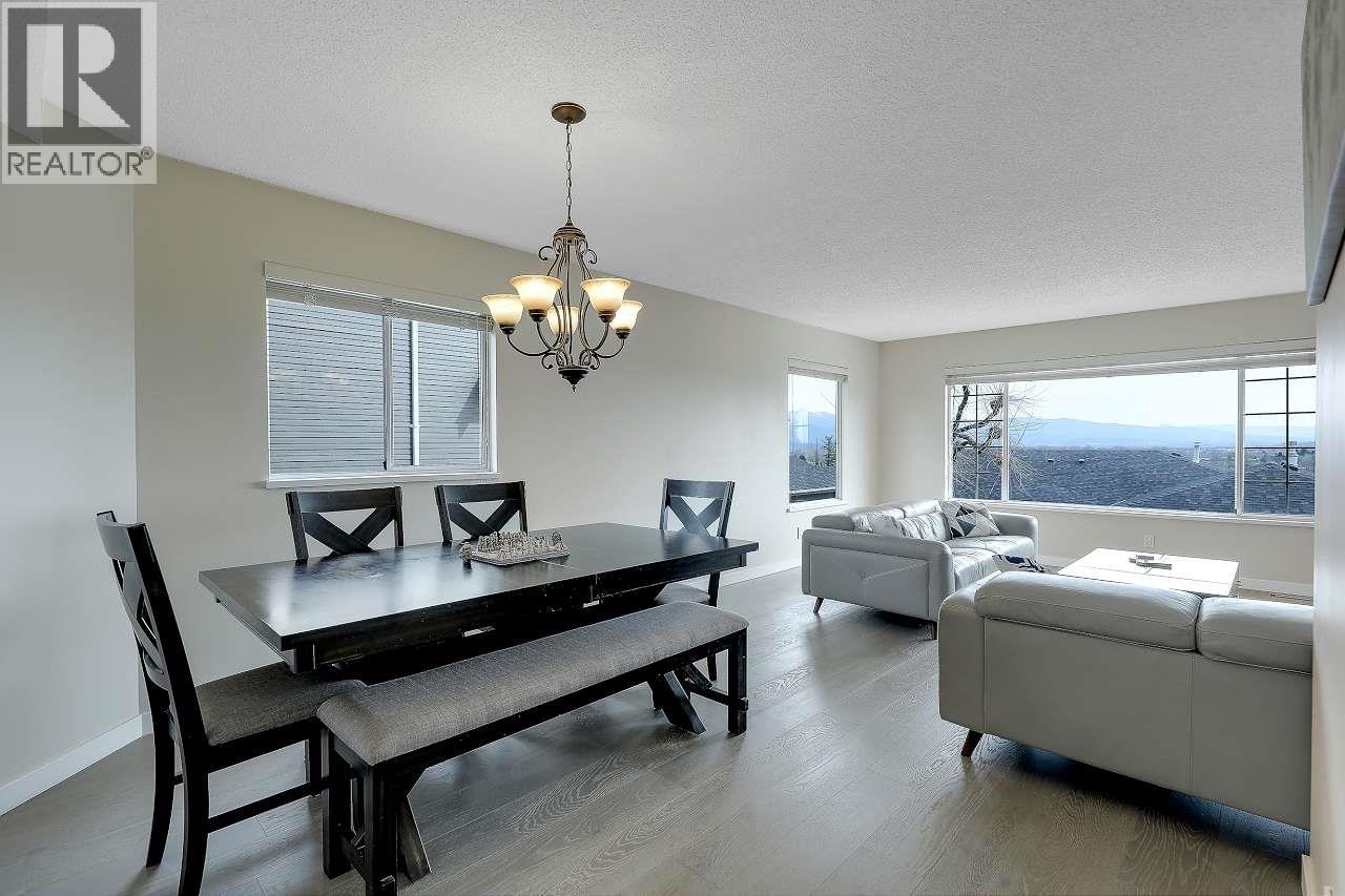 208 1140 Castle Crescent Property Photo 3