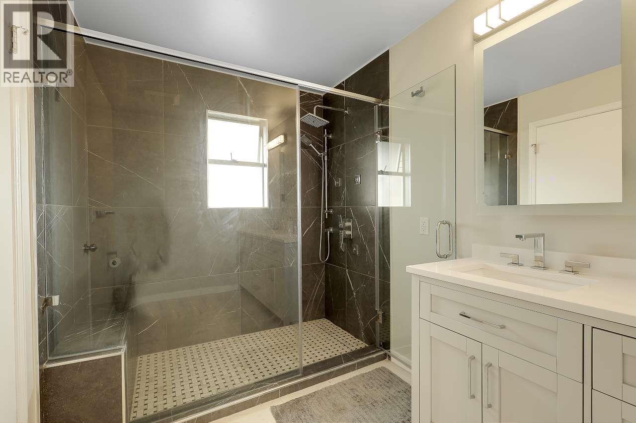 208 1140 Castle Crescent Property Photo 29