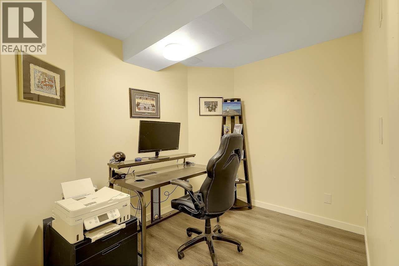 208 1140 Castle Crescent Property Photo 33