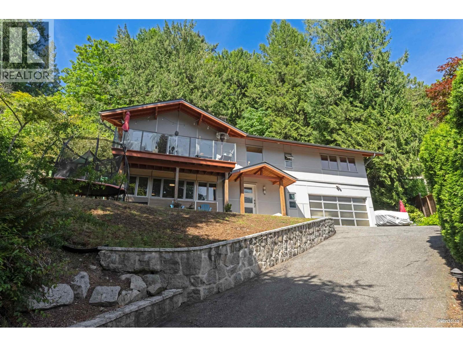 3907 Bayridge Place Property Photo 1