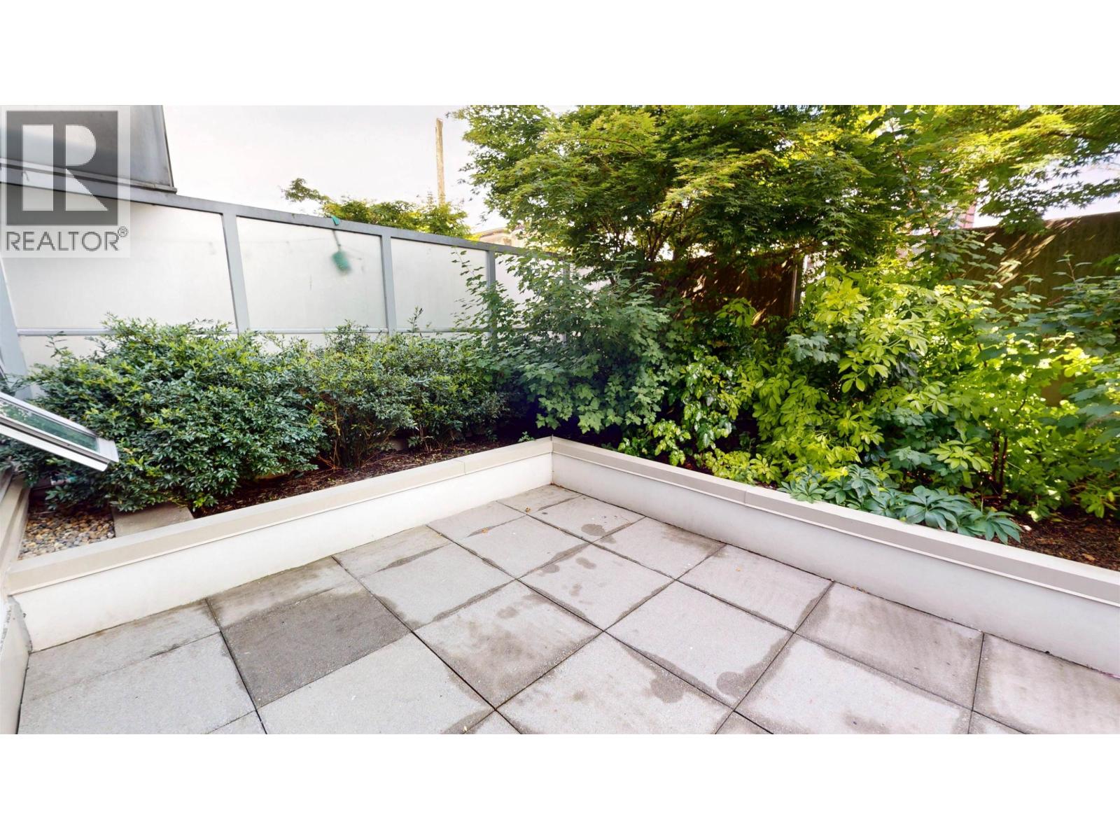 201 231 E Pender Street Property Photo 6