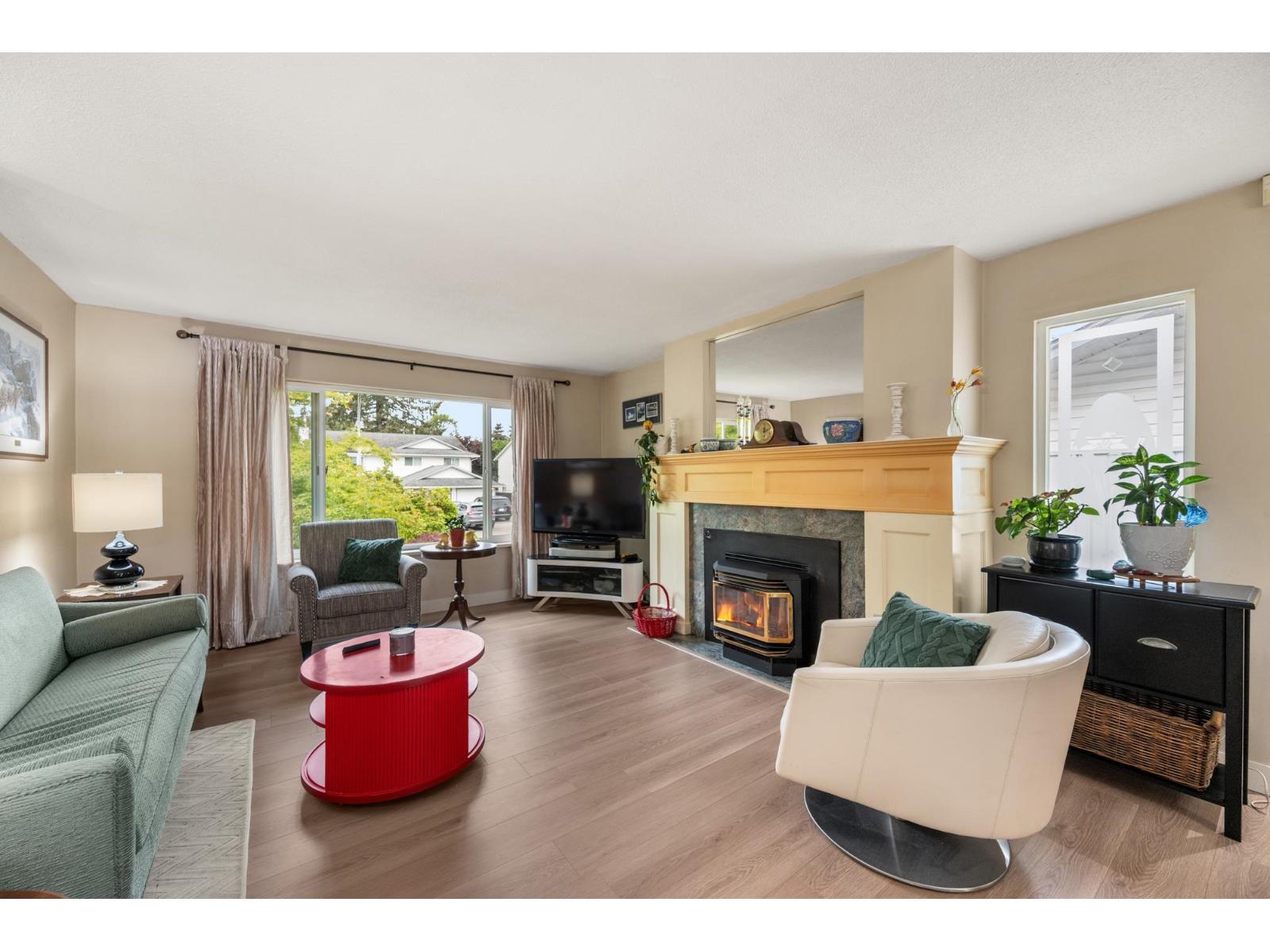 5910 135 Street Property Photo 3