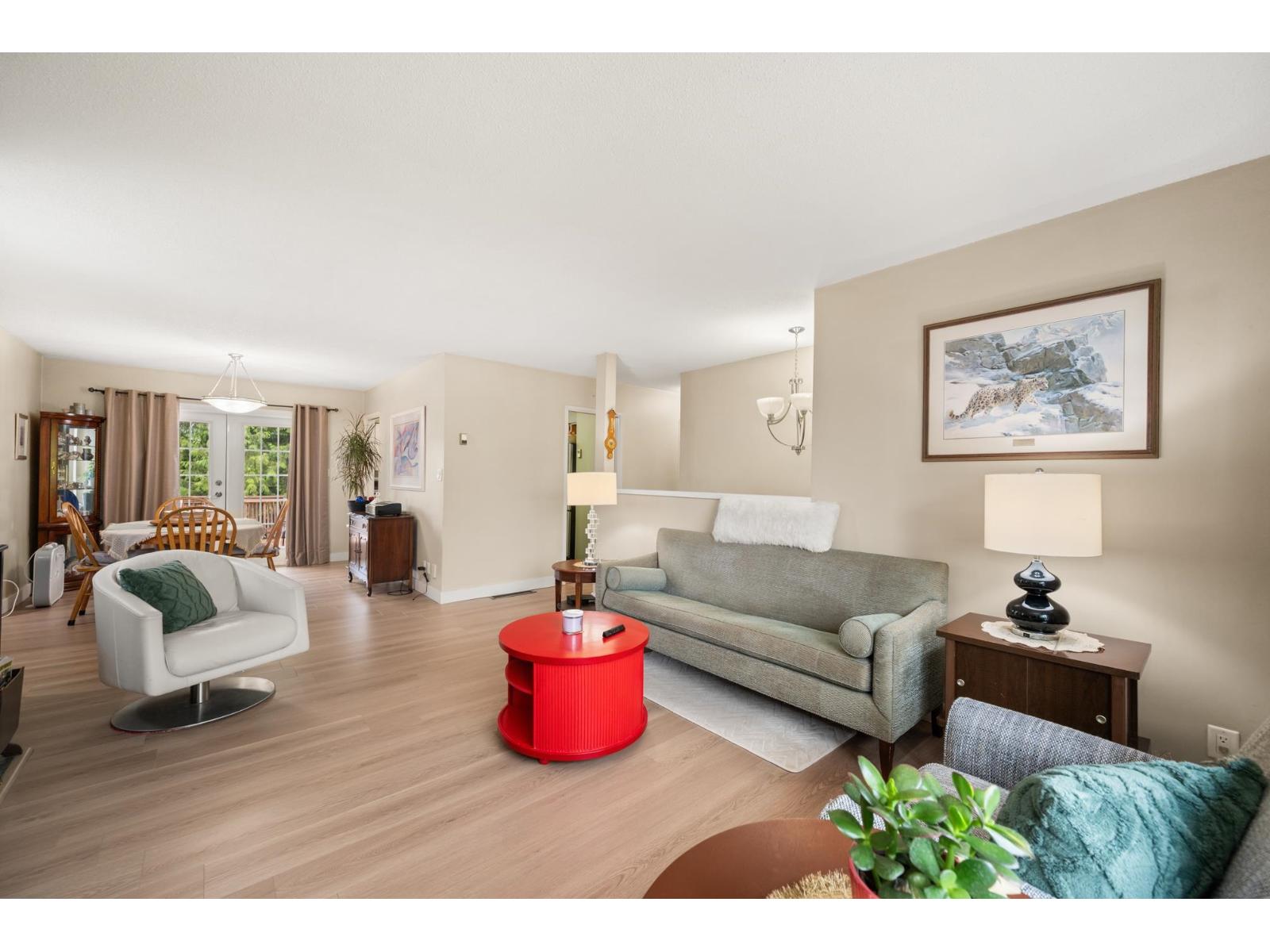 5910 135 Street Property Photo 6
