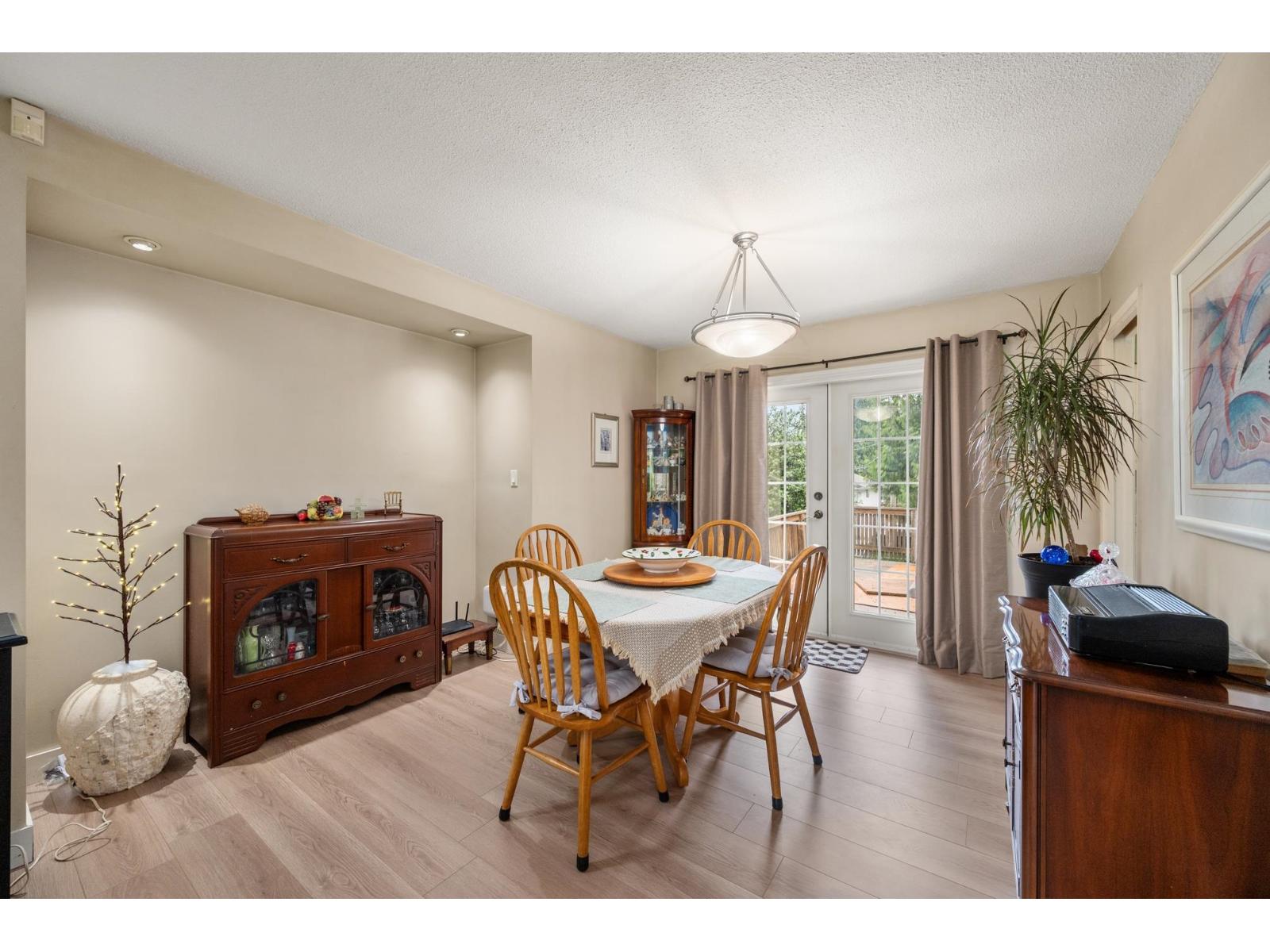 5910 135 Street Property Photo 8