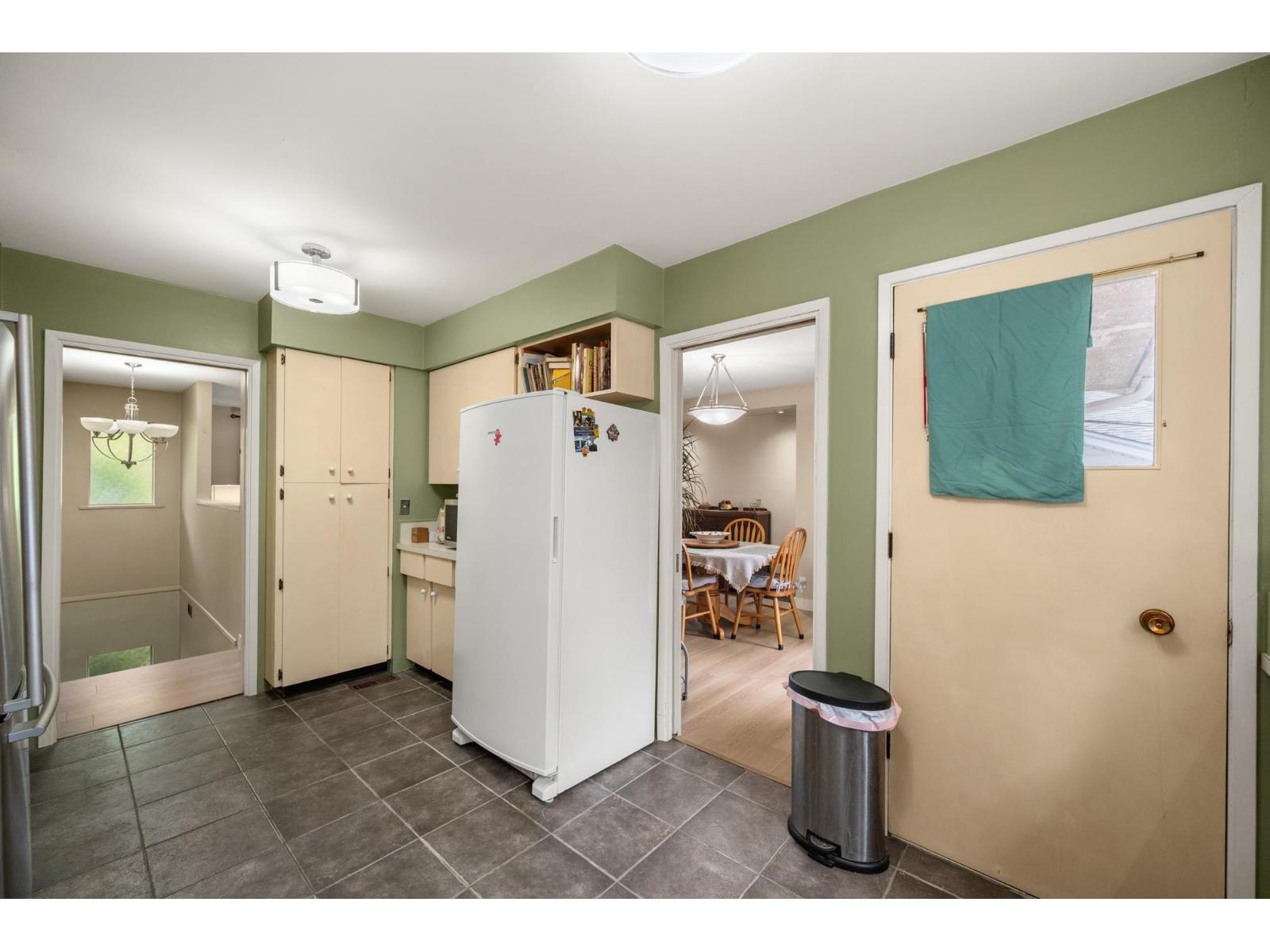 5910 135 Street Property Photo 11