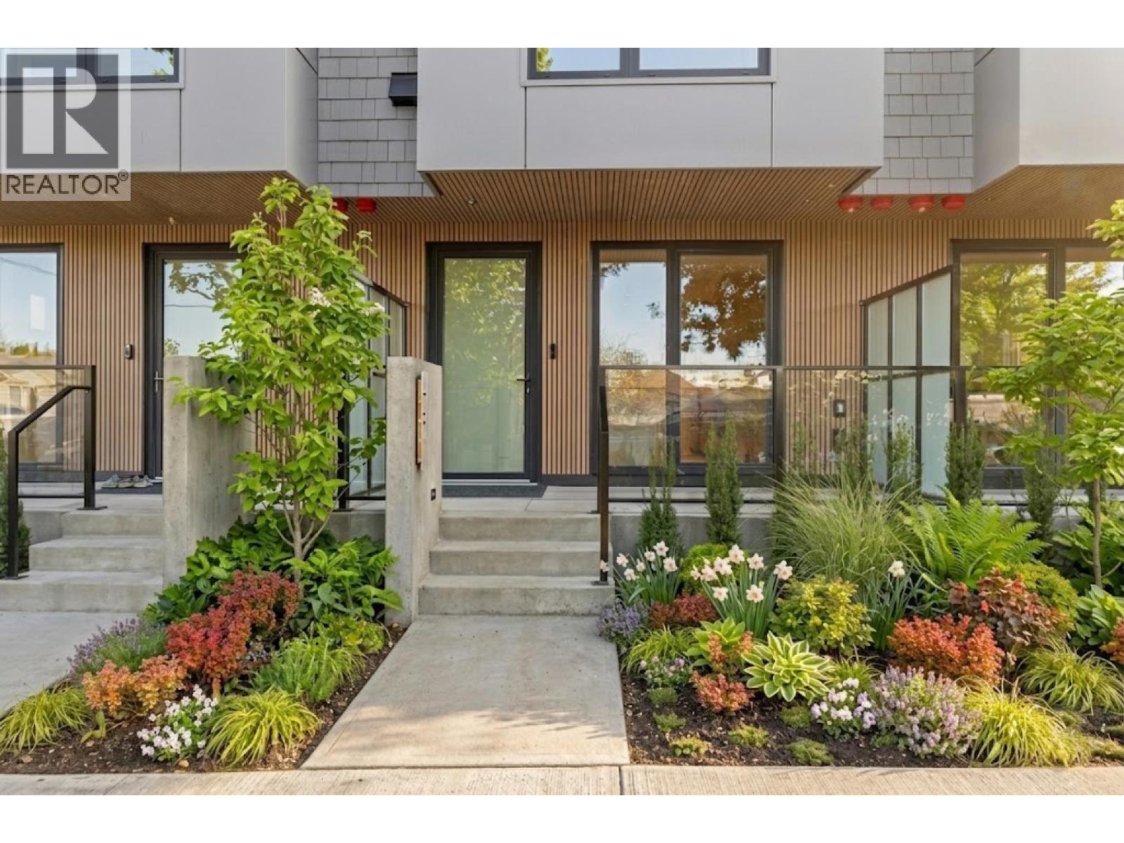 4470 Ash Street Property Photo 2