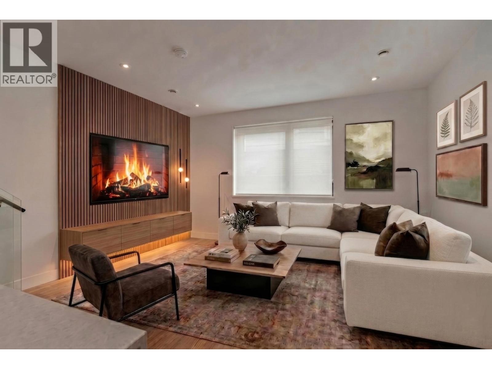 4470 Ash Street Property Photo 4