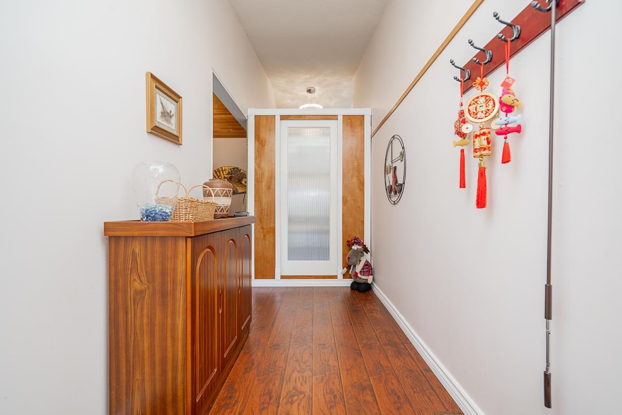 10764 Fraserglen Drive Property Photo 6