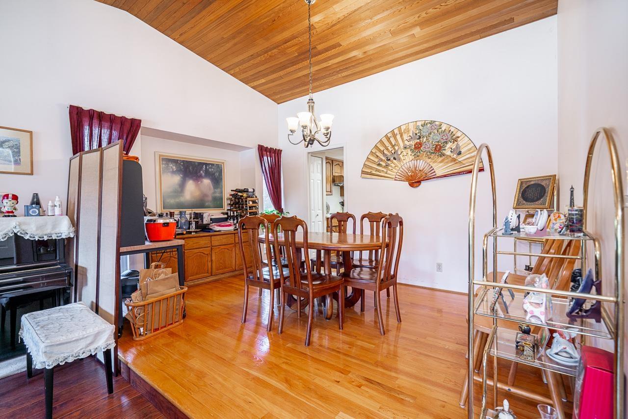 10764 Fraserglen Drive Property Photo 10