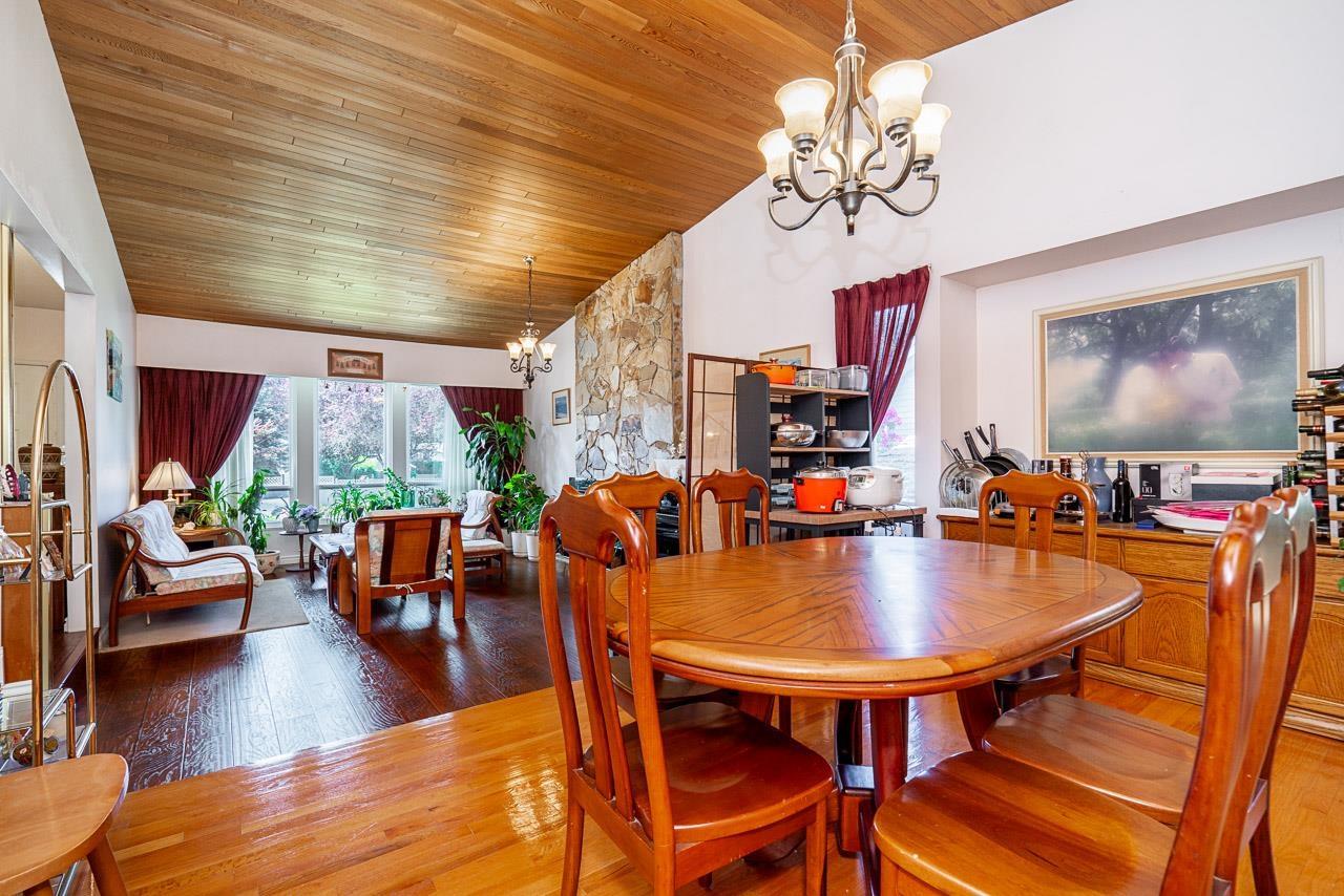 10764 Fraserglen Drive Property Photo 11