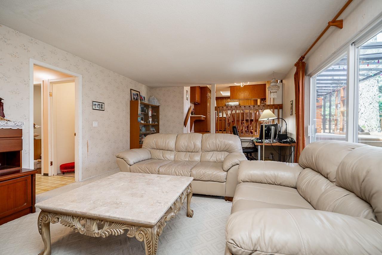 10764 Fraserglen Drive Property Photo 28