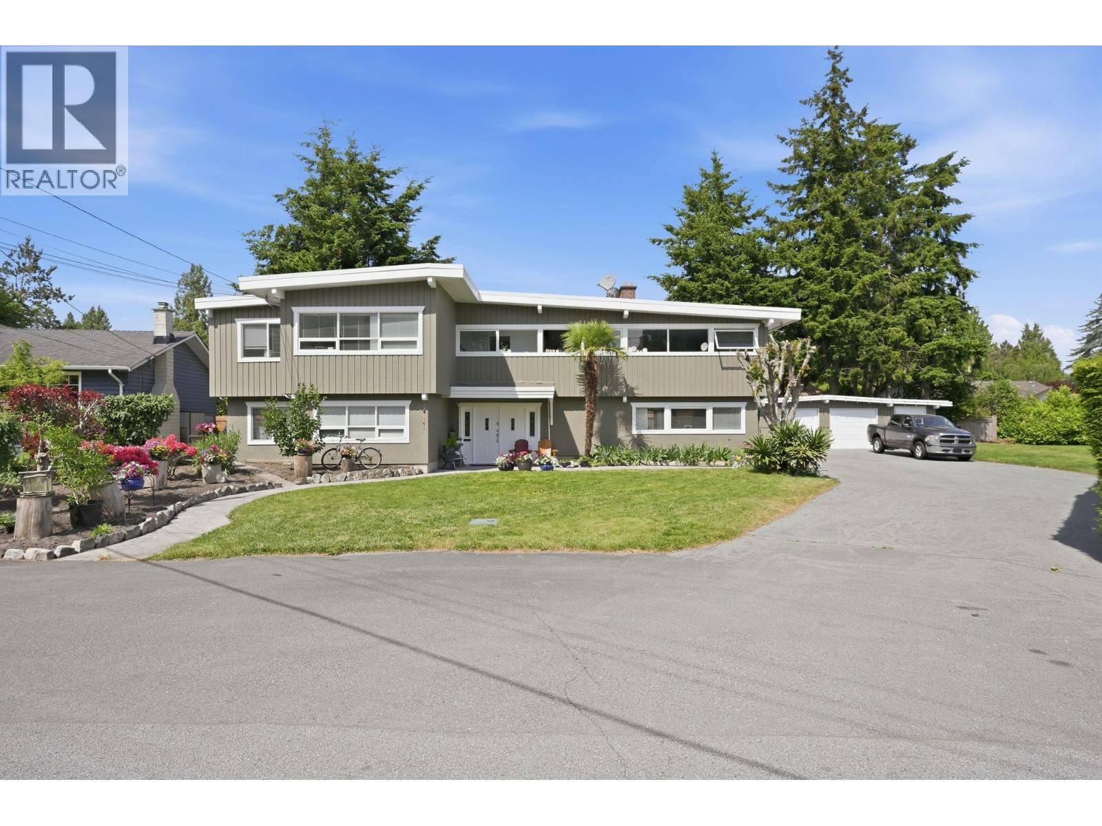 1679 58 Street Property Photo 1