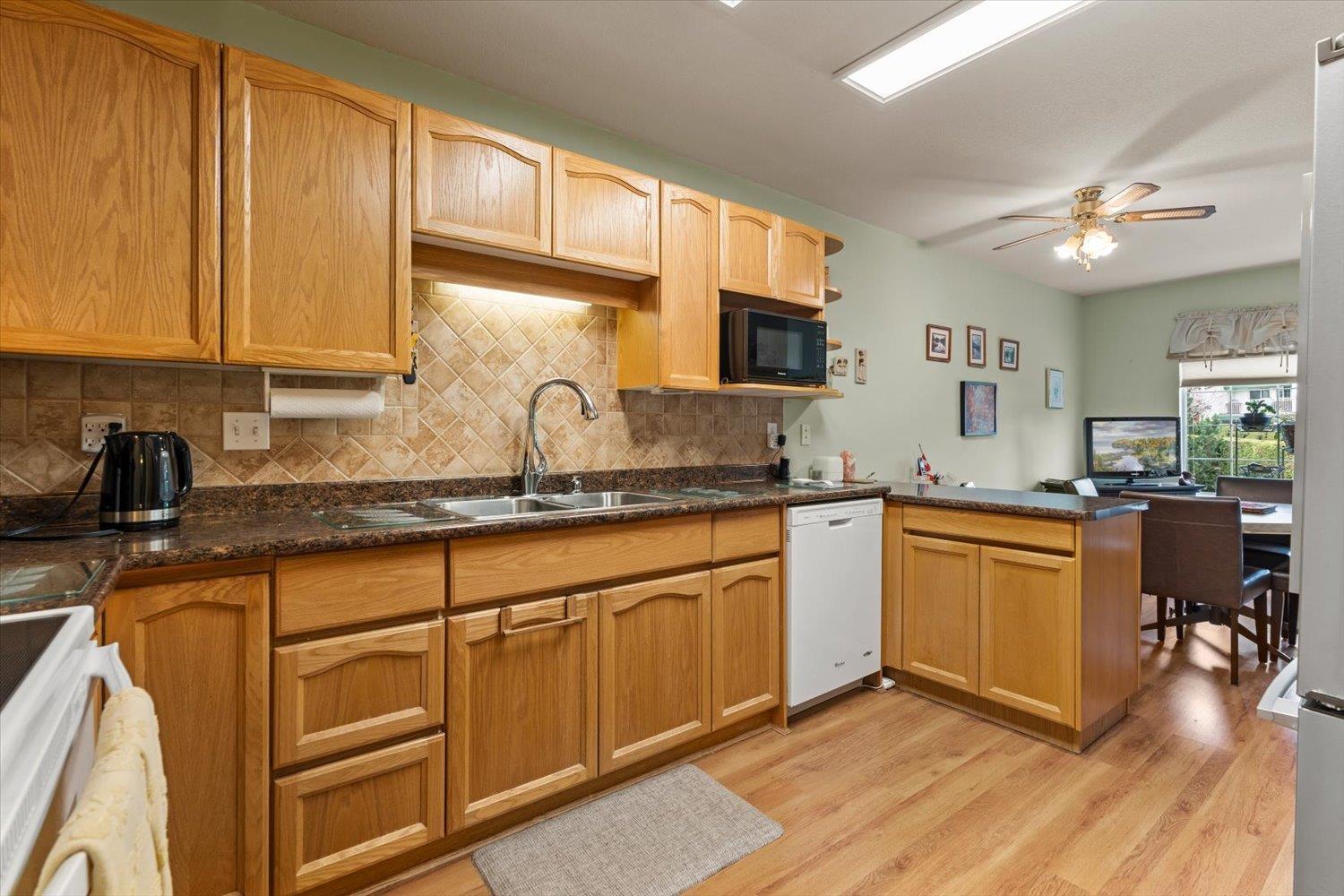 54 3110 Trafalgar Street Property Photo 16