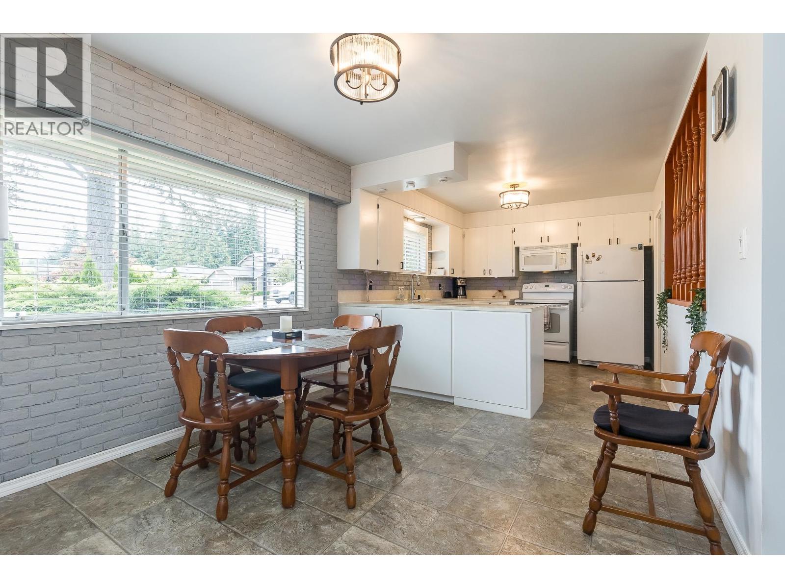 12373 203 Street Property Photo 9