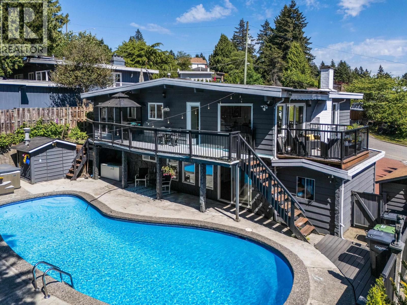 348 SEAFORTH CRESCENT Property Photo 1