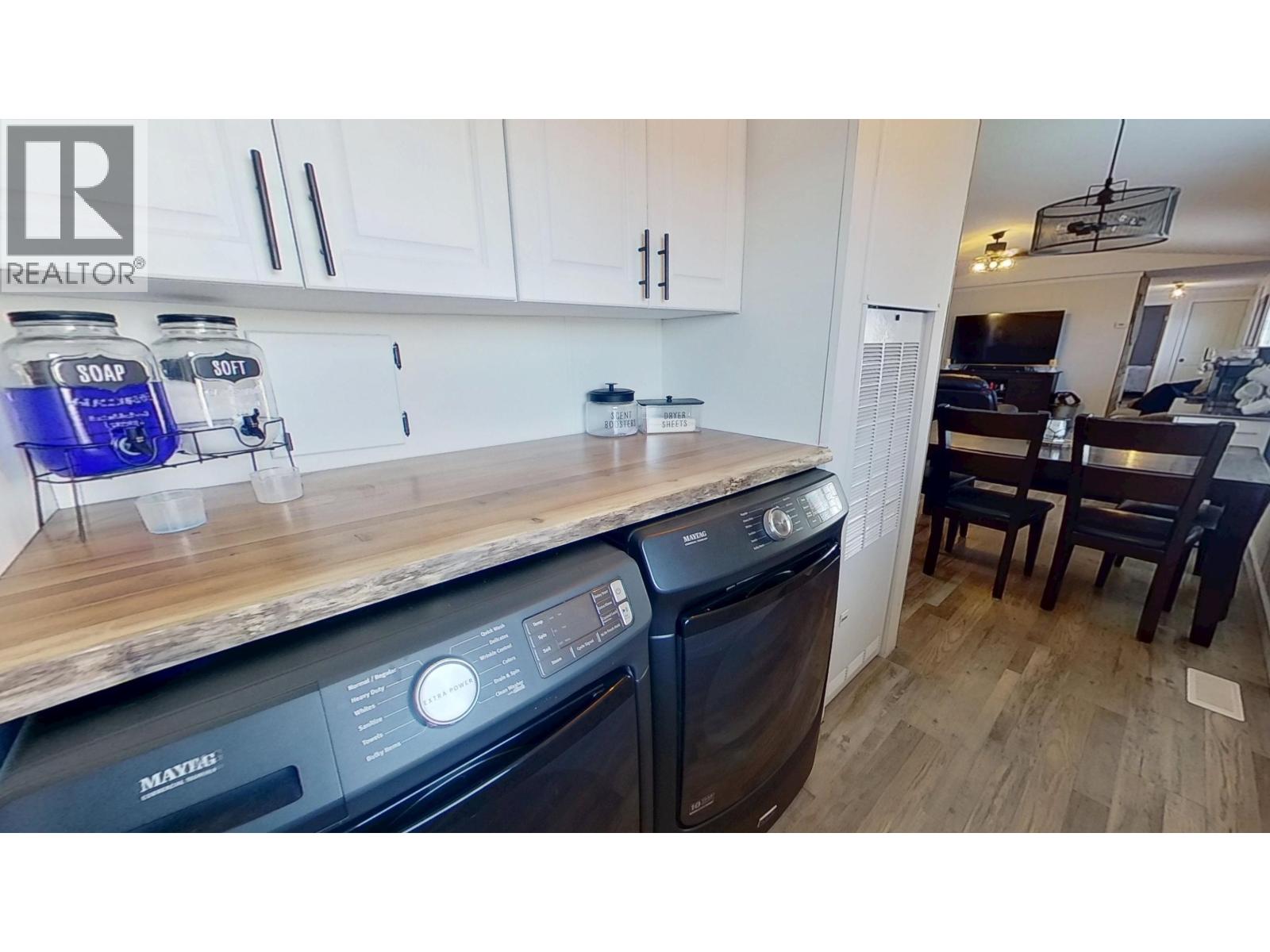 10074 99 Street Property Photo 13