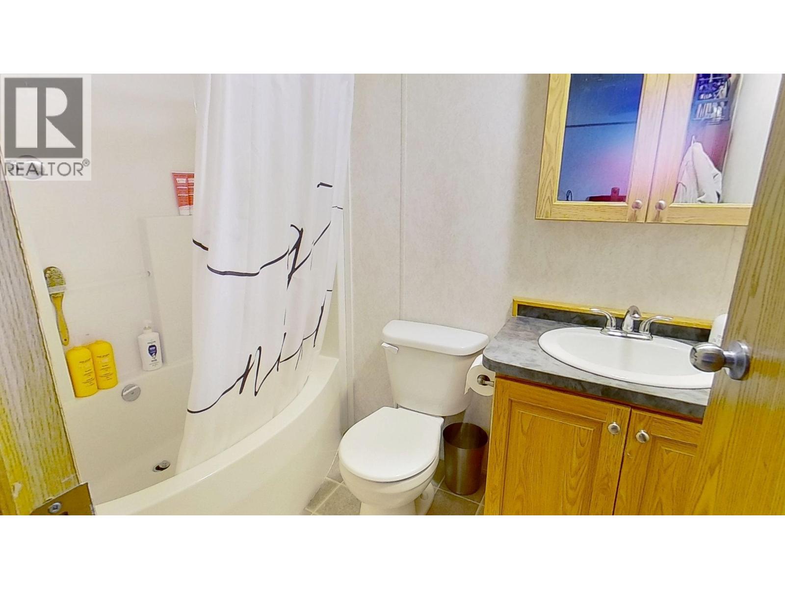 10074 99 Street Property Photo 17