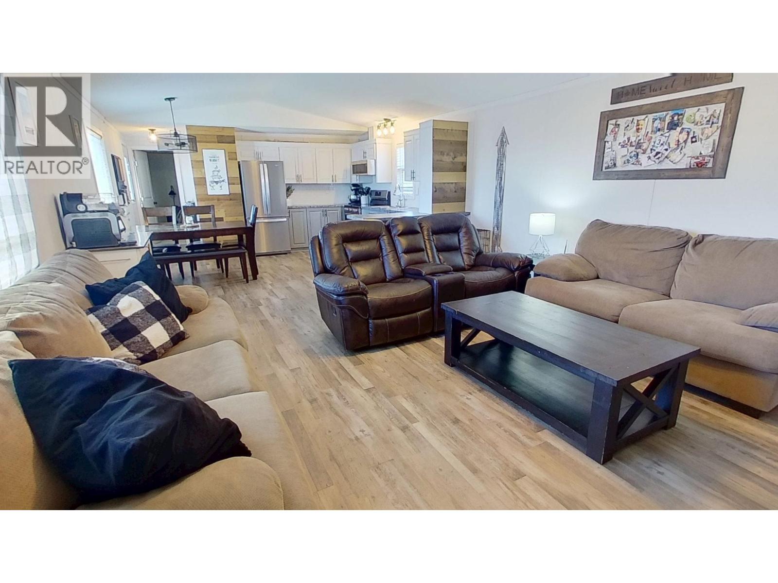 10074 99 Street Property Photo 18