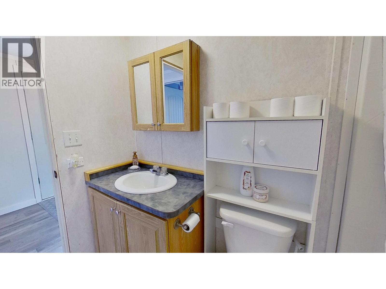 10074 99 Street Property Photo 25