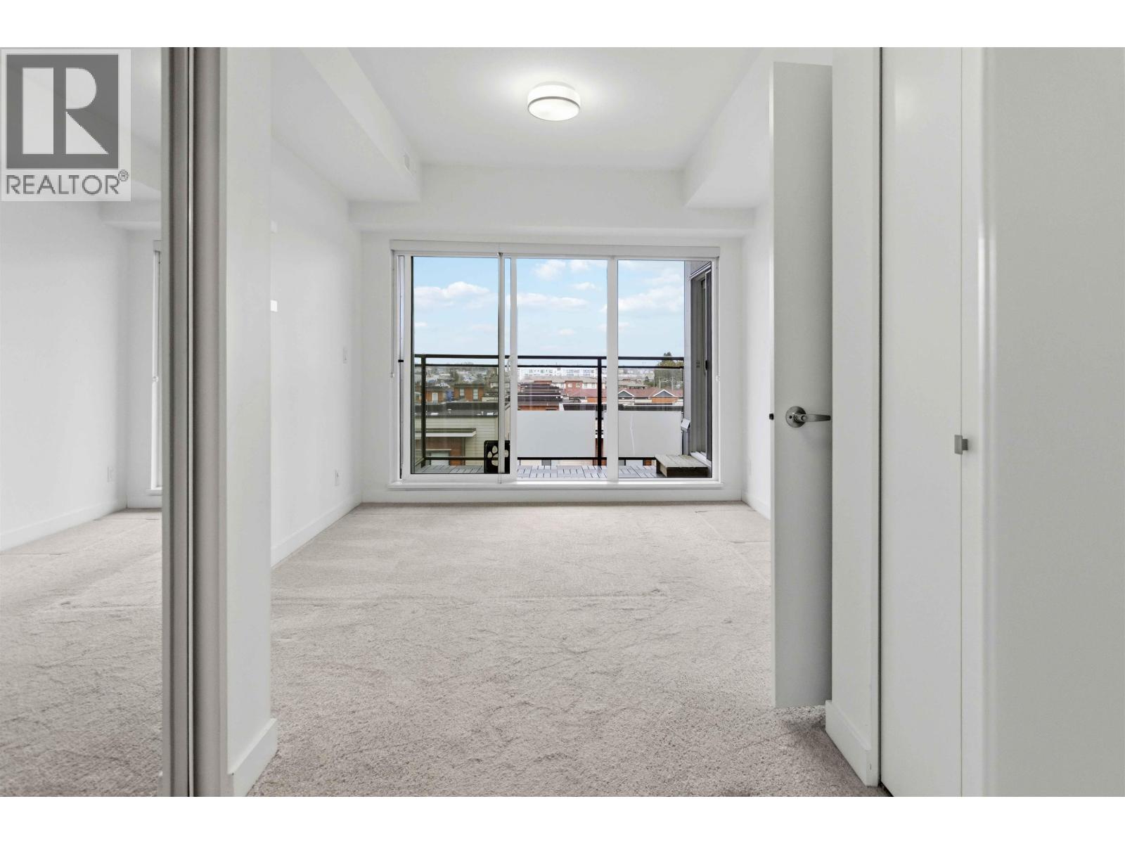 502 10177 River Drive Property Photo 14
