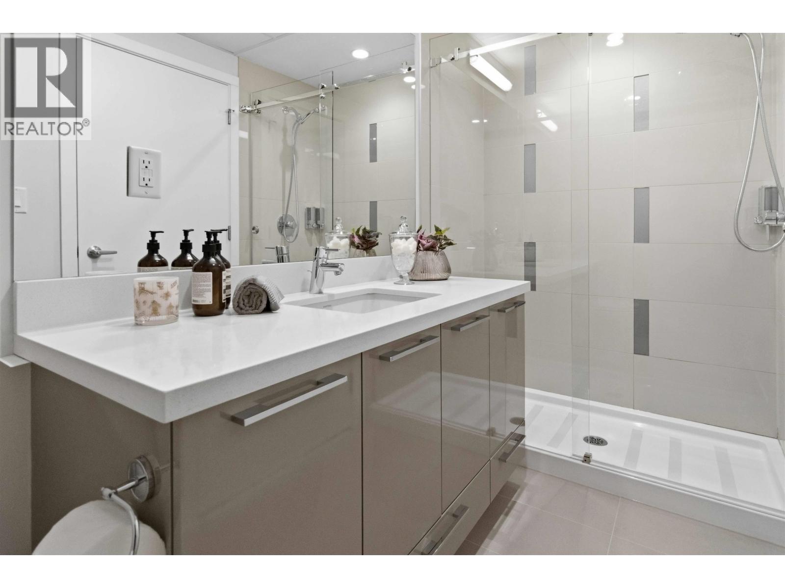 502 10177 River Drive Property Photo 15