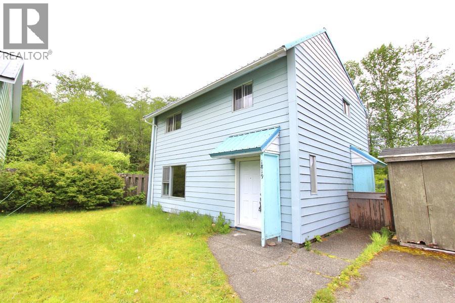 1819 Cedar Crescent Property Photo 1