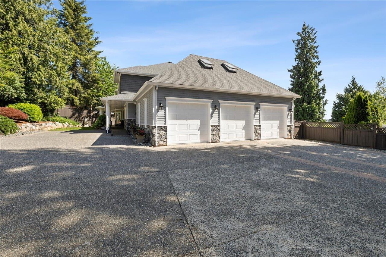 16248 59 Avenue Property Photo 2