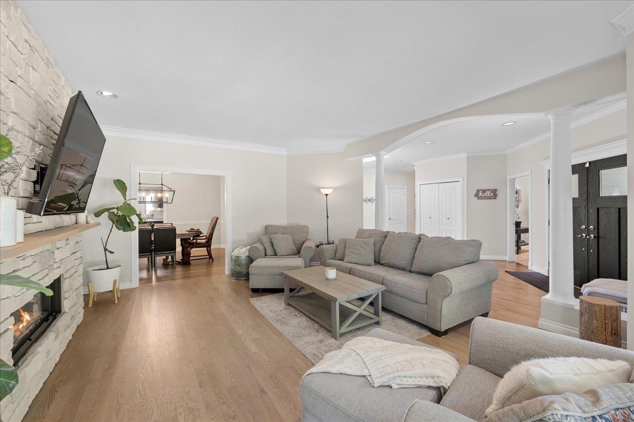 16248 59 Avenue Property Photo 6