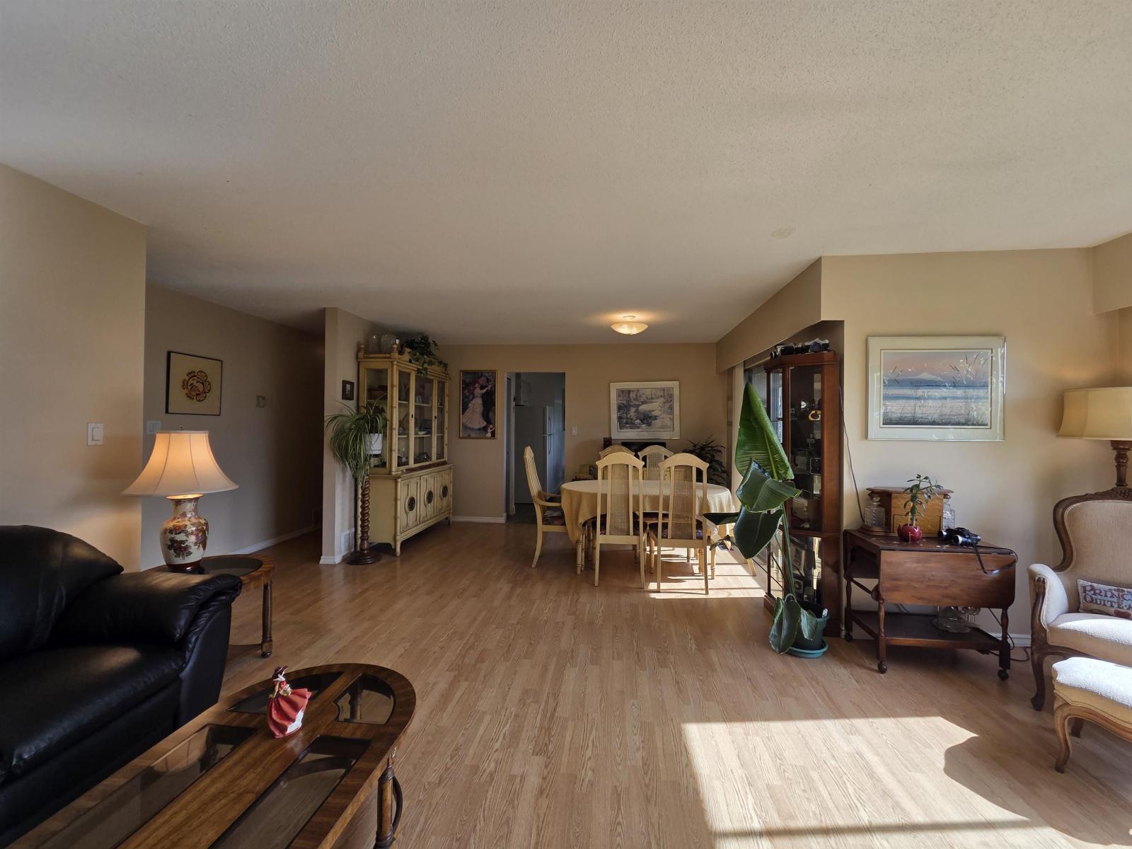 5185 234 Street Property Photo 7