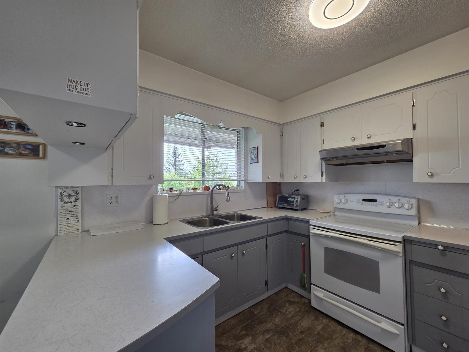 5185 234 Street Property Photo 15
