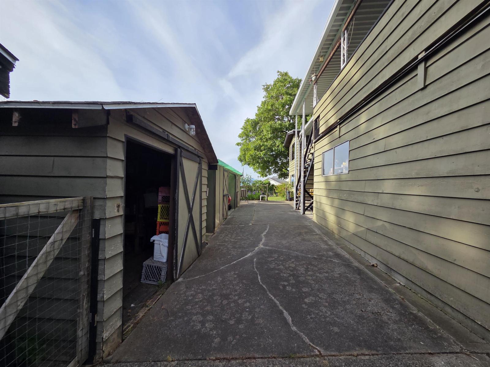 5185 234 Street Property Photo 32