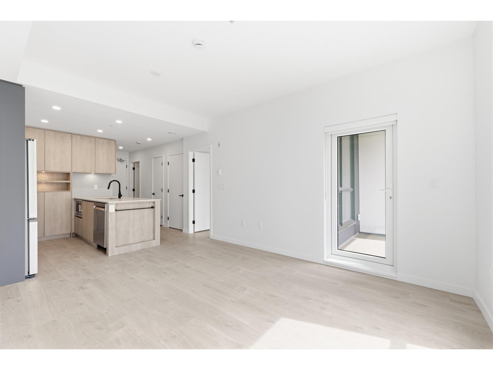 107 19577 65b Avenue Property Photo 3