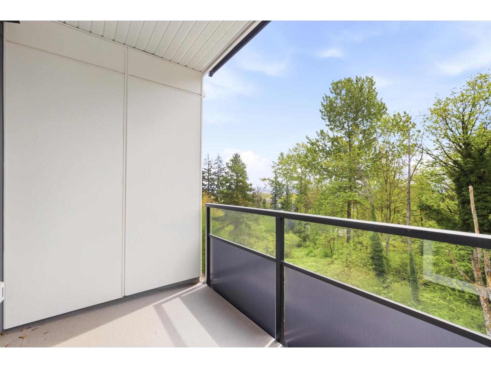 505 19577 65b Avenue Property Photo 14