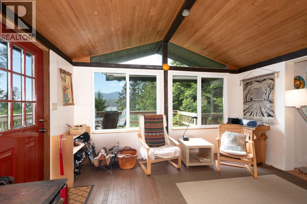 847 Captain's Way Property Photo 3