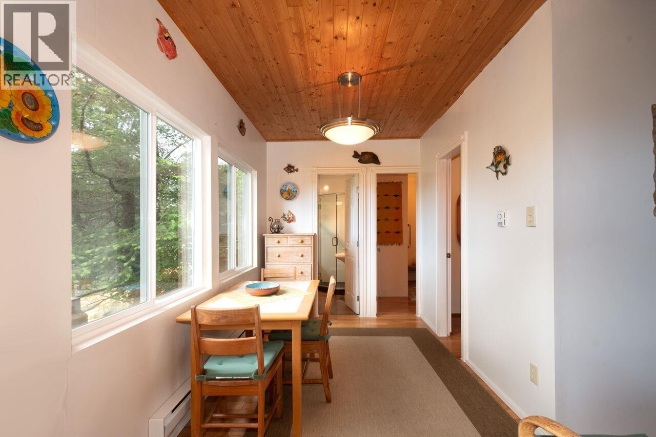 847 Captain's Way Property Photo 6